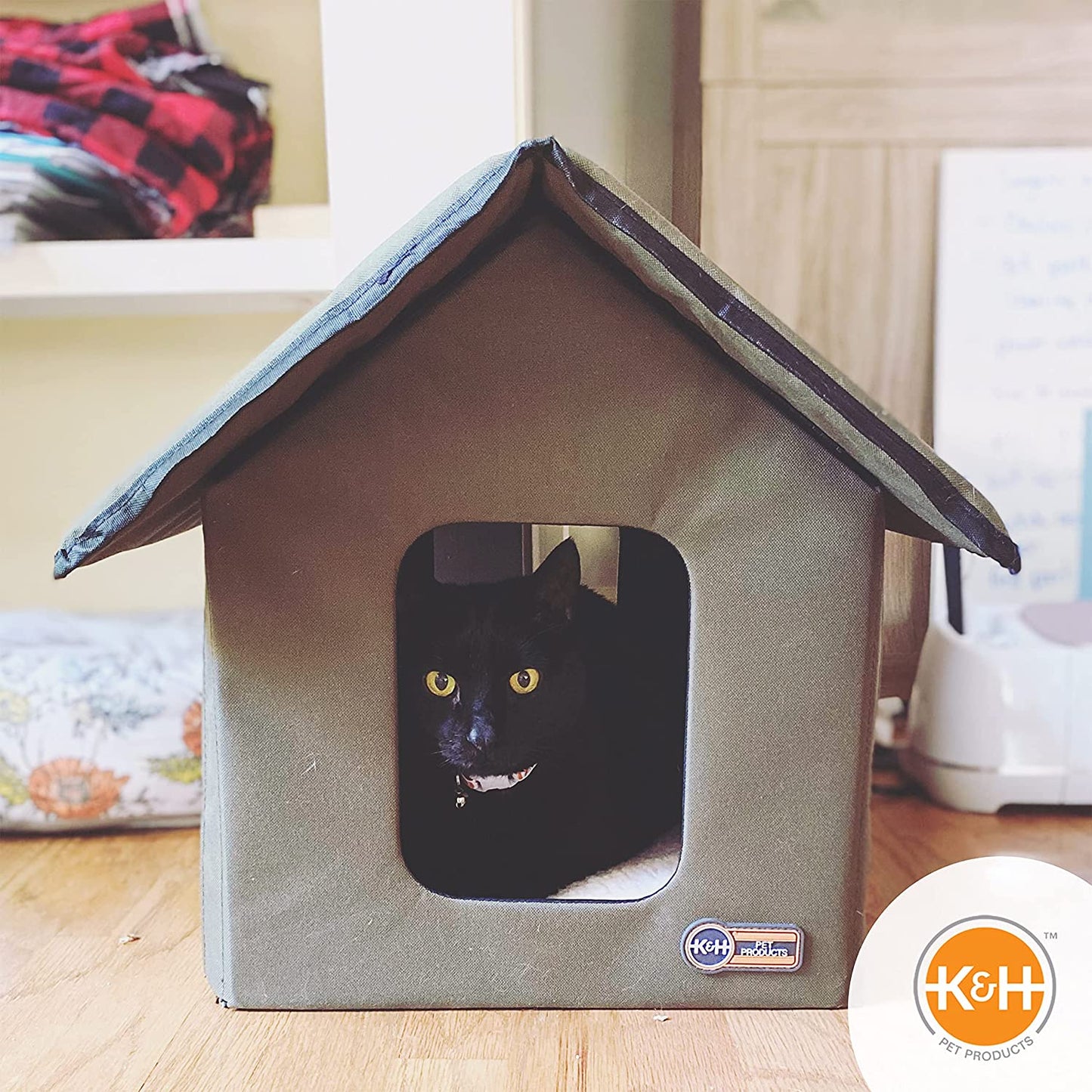 Original Outdoor Heated Kitty House Cat Shelter 19 X 22 X 17 Inches - Heated or Unheated